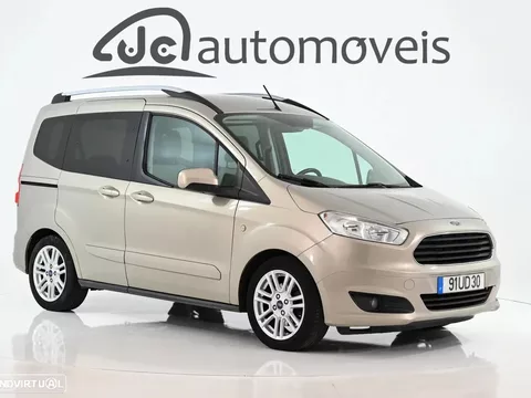 Ford Tourneo Courier 1.0 EcoBoost Titanium