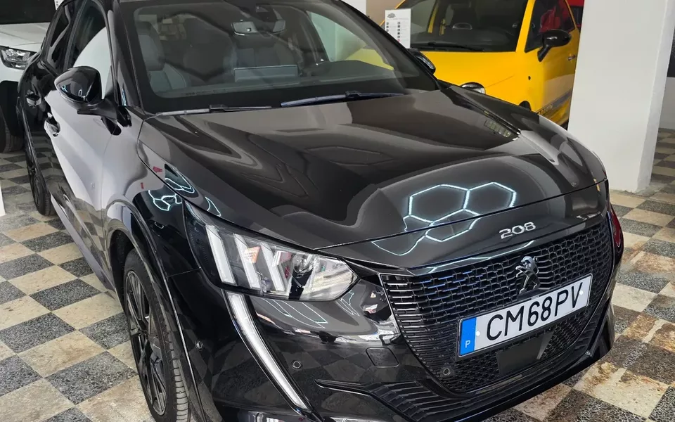 Peugeot e-208