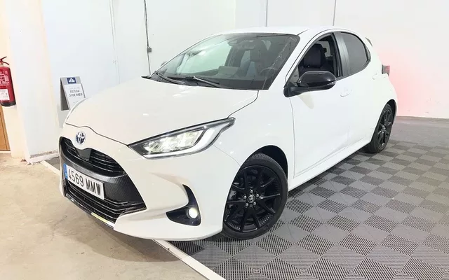 TOYOTA Yaris Yaris 120H 1.5 Active Plus