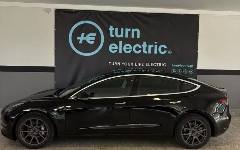 Tesla Model 3 Long Range AWD Dual Motor