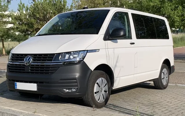 VOLKSWAGEN Caravelle VOLKSWAGEN Caravelle Monovolumen 110cv Manual de 4 Puertas
