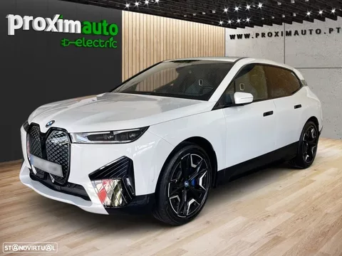 BMW iX xDrive 40 Pack Desportivo