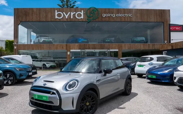 MINI 3 Portas Cooper SE Yours