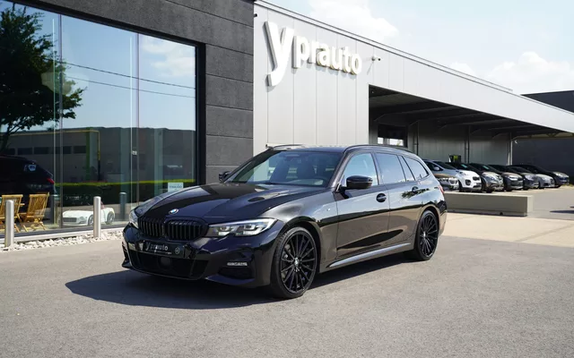 Bmw 320d Touring Sport Automaat Mildhybride M pack Adaptieve cruise Sfeerverlichting Leder Alcantara 360° Camera Keyless Privacy Dodehoekdetectie