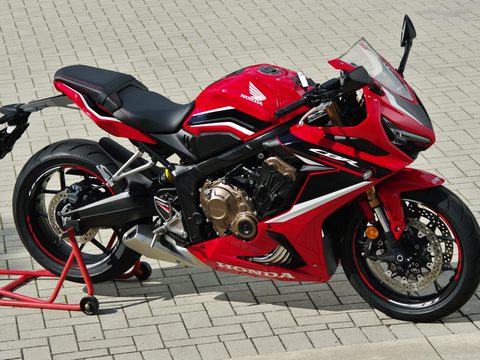 Honda CBR 650 R A2