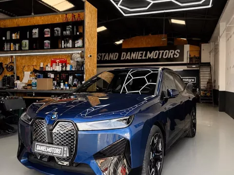 BMW iX xDrive40