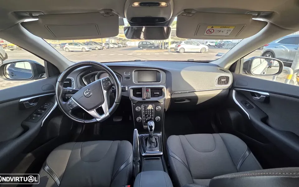 Volvo V40 2.0 D3 Momentum Geartronic