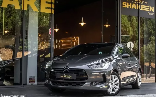 Citroën DS5 2.0 HDi Hy4 So Chic CMP6 102g