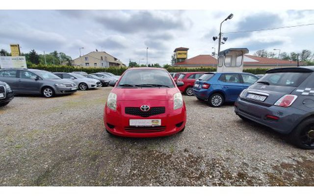 TOYOTA YARIS 1.0E, ZAKUP 2009 ROK, KRAJOWY