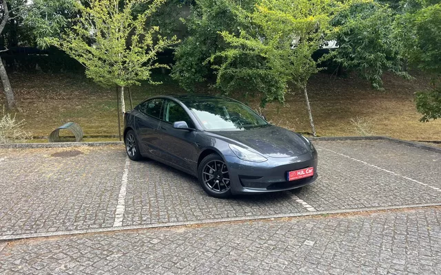 Tesla Model 3 Tração Traseira