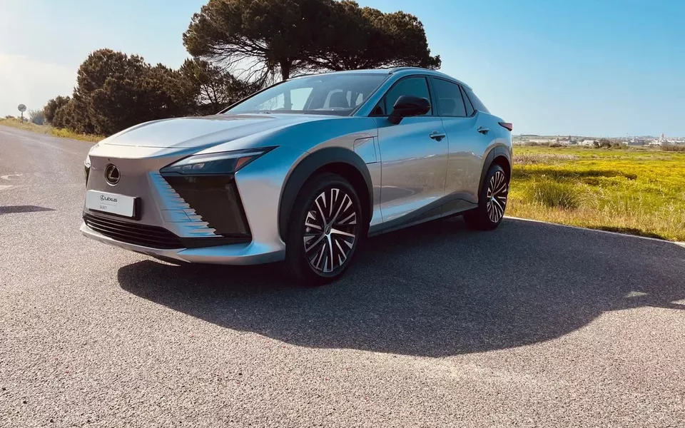 Lexus RZ 300e Premium