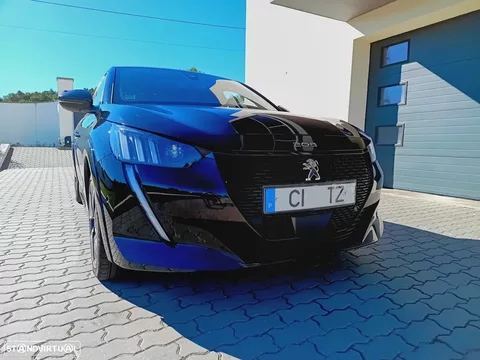 Peugeot e-208