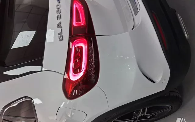 MERCEDES-BENZ Clase GLA GLA 220d 4Matic 8G-DCT