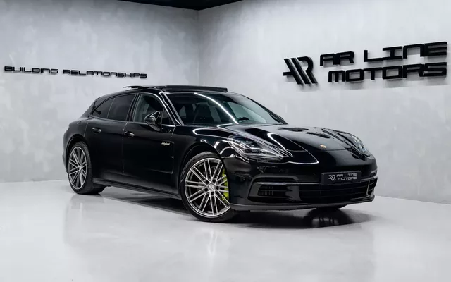 Porsche Panamera Sport Turismo 4 E-Hybrid
