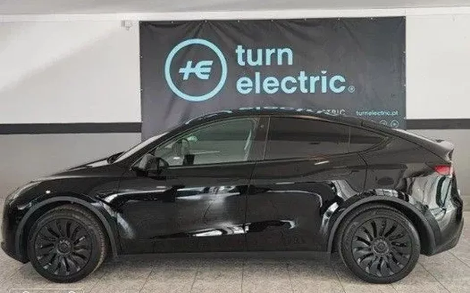 Tesla Model Y Standard