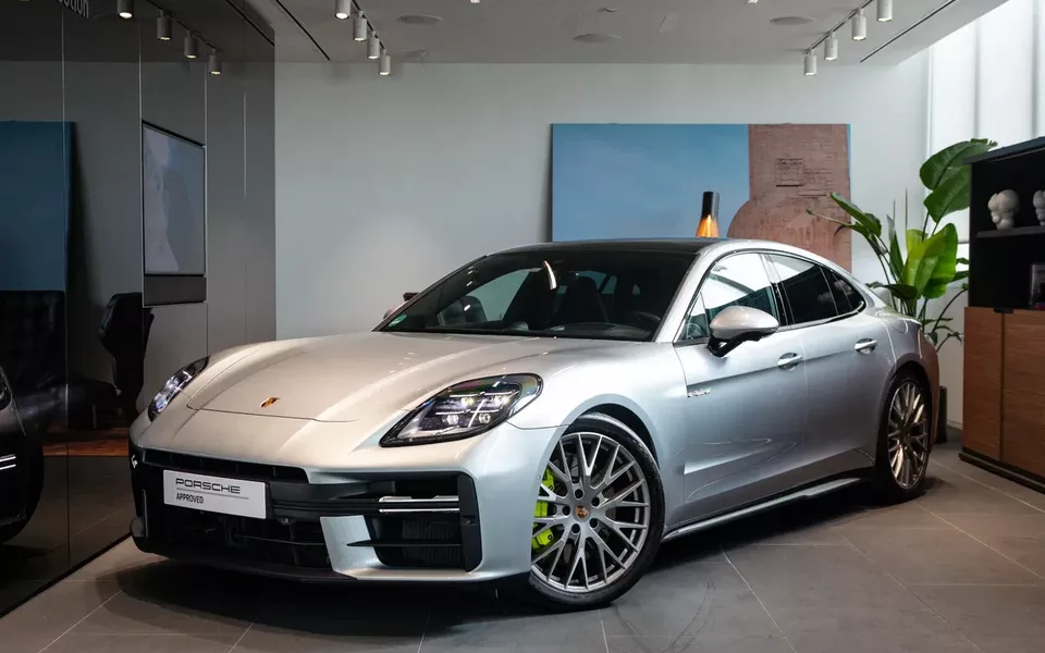 Porsche Panamera 4 E-Hybrid