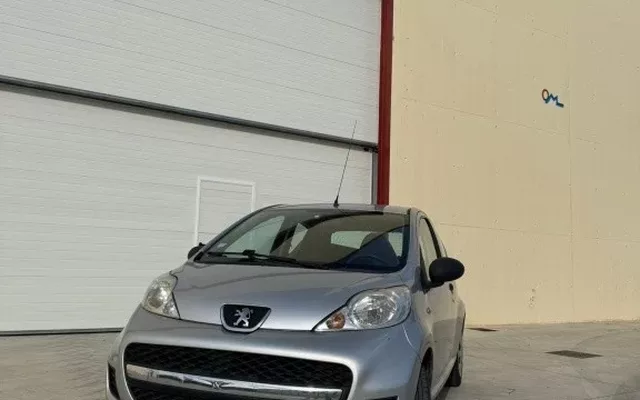 PEUGEOT 107 107 1.0i Urban