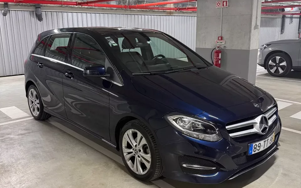 Mercedes-Benz B 180