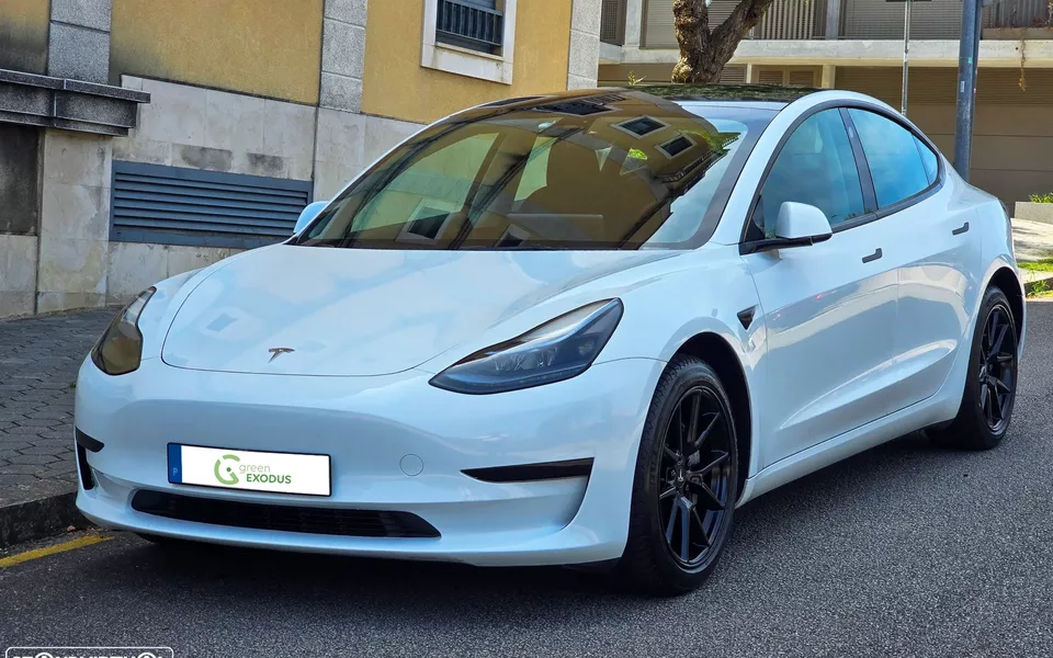 Tesla Model 3 Tração Traseira