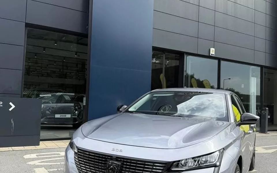 Peugeot e-308 54 kWh Allure