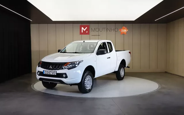 Mitsubishi L200 2.4 DI-D Club Invite 4WD
