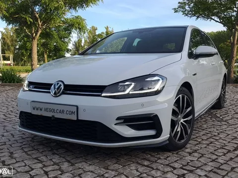 VW Golf 1.5 eTSI R-Line DSG