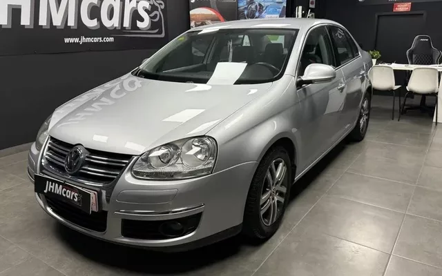 VOLKSWAGEN Jetta Jetta 1.6 FSI Advance