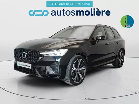 T8 Momentum AWD Auto 299 kW (407 CV)