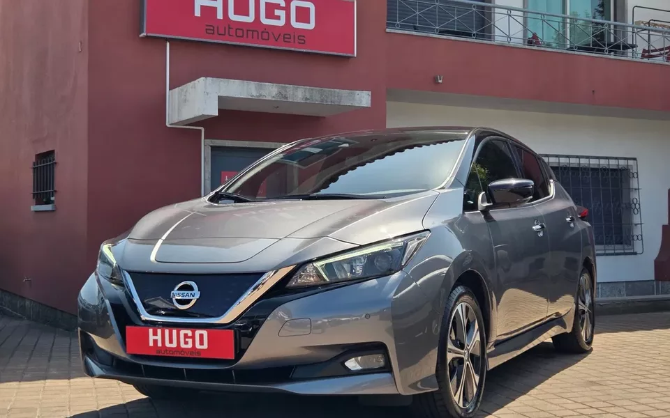 Nissan Leaf N-Connecta Two Tone