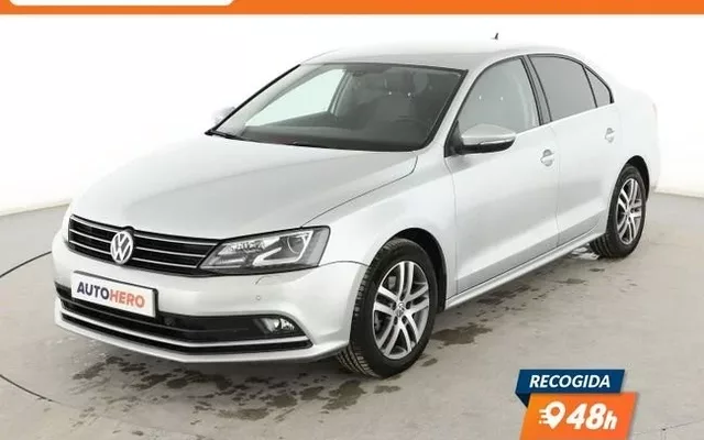 VOLKSWAGEN Jetta 2.0 TDI Sport BlueMotion