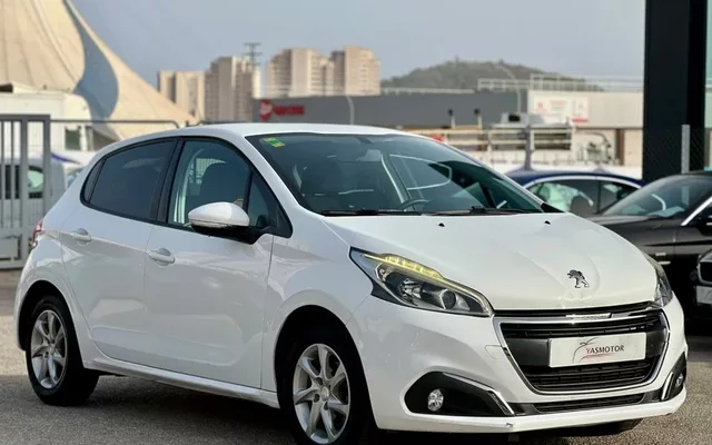 PEUGEOT 208 208 1.2 PureTech Active 110