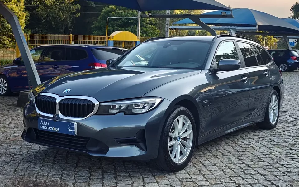 BMW 320 e Line Luxury Auto
