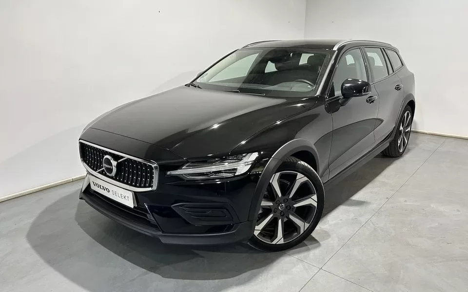 VOLVO V60 Cross Country V60 Cross Country B4 Core AWD Aut. - 40499€ en Almendralejo