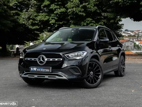 Mercedes-Benz GLA 180 7G-DCT Style
