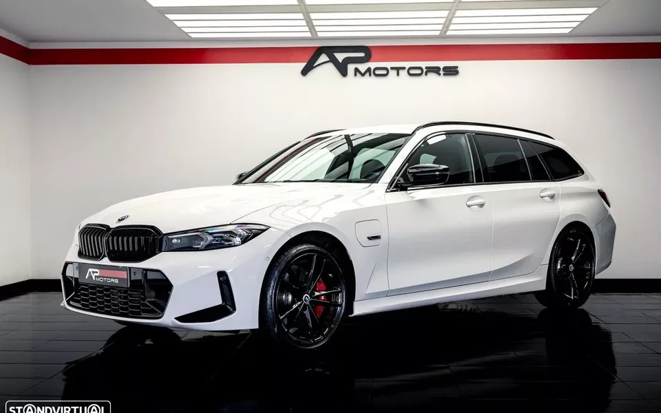 BMW 330 e Pack Desportivo M Auto