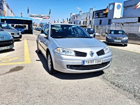 RENAULT Mégane Mégane Sedán 1.6 Confort Dynamique Aut.