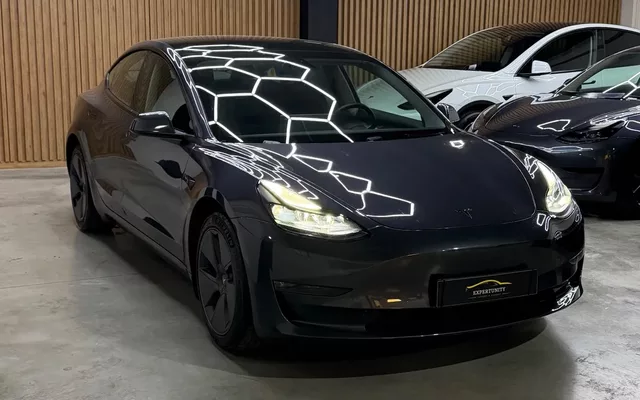 Tesla Model 3 Long-Range Dual Motor AWD