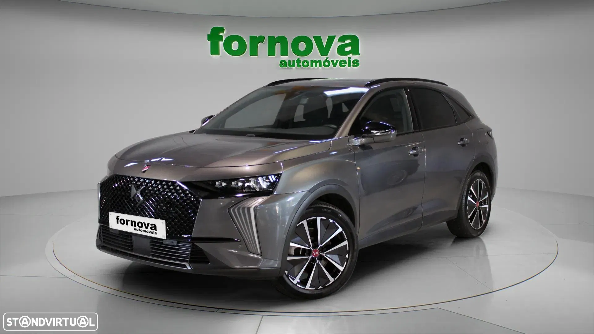 DS DS7 4x4 300 Performance Line +