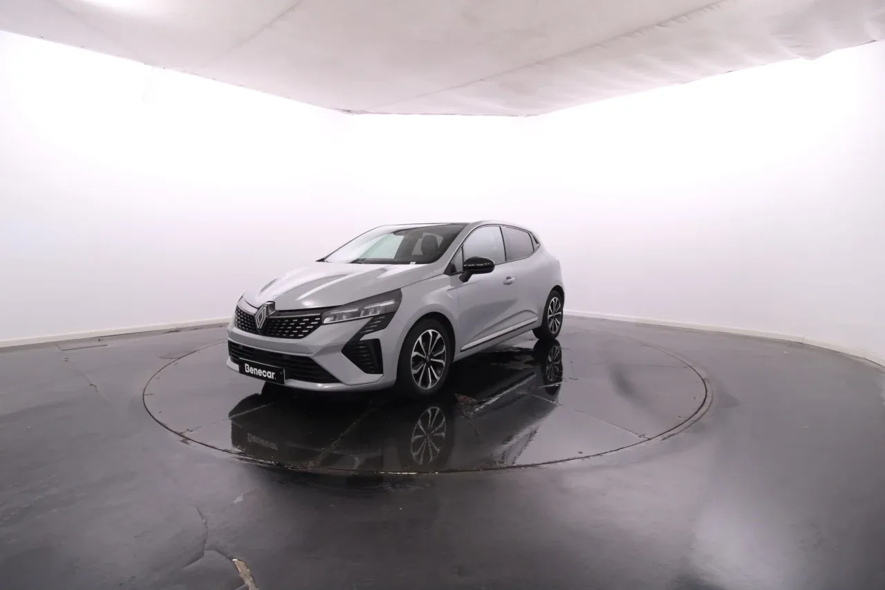 Renault Clio TCe 90 Techno / GPS / Vidros Escurecidos / Cam. Traseira / LED / JLL