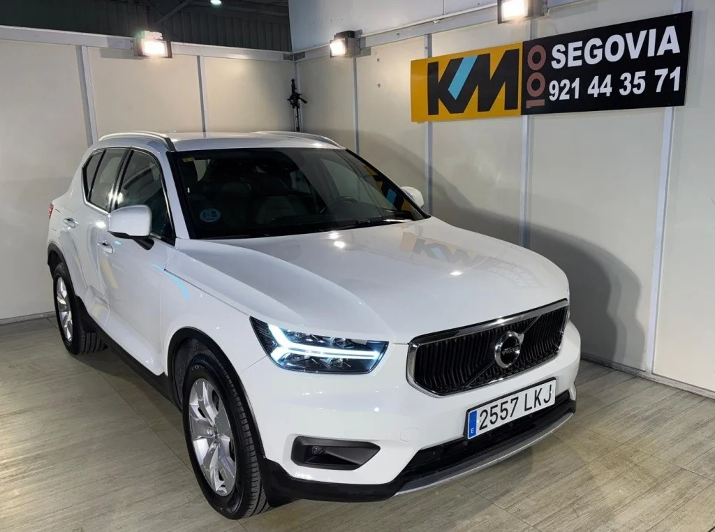 VOLVO XC40 XC40 T3 Momentum Pro