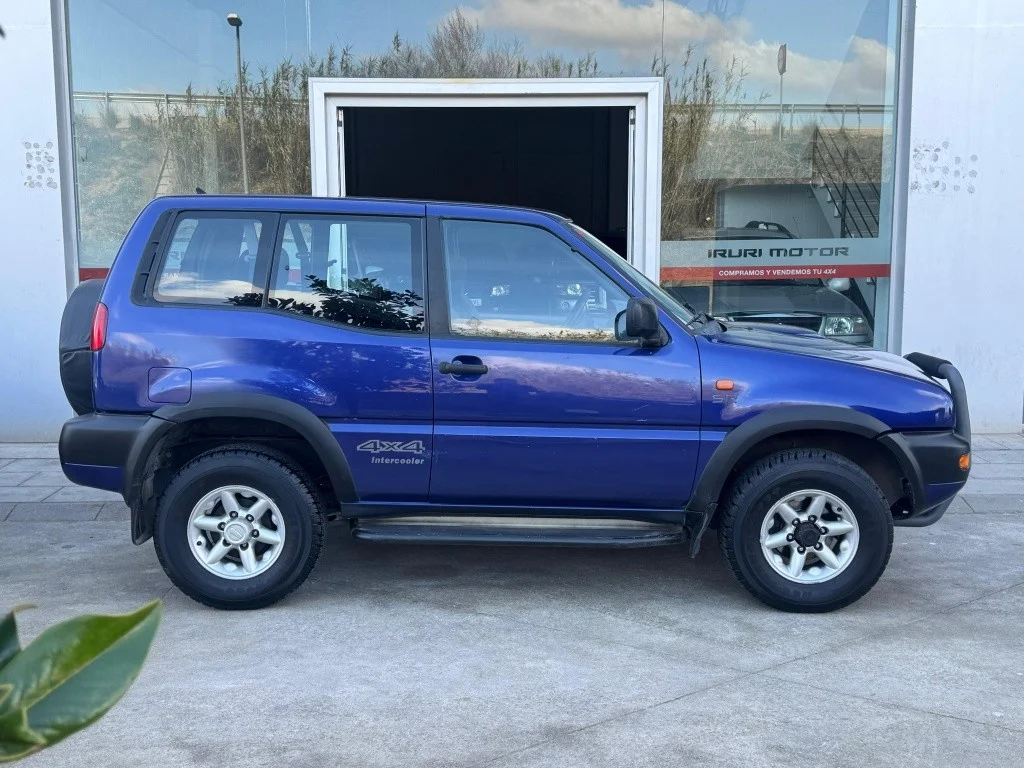 NISSAN Terrano Terrano SR 2.7 TDI