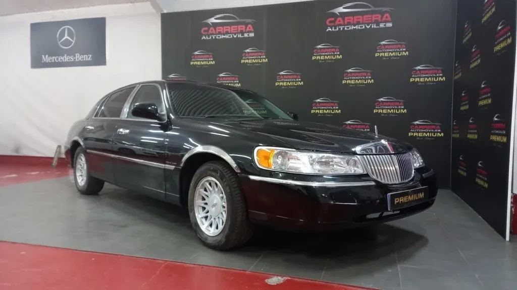 LINCOLN Town Car Town Car Limousine