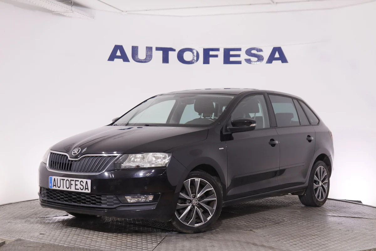 Skoda Rapid/spaceback 1.6 TDI GREENTEC 116CV 5P # TECHO PANORAMICO,NAVY,,PARKTRONIC