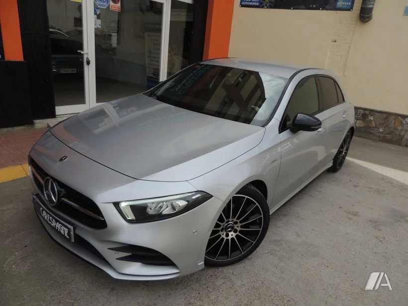 MERCEDES-BENZ Clase A A 200d Sedán 8G-DCT