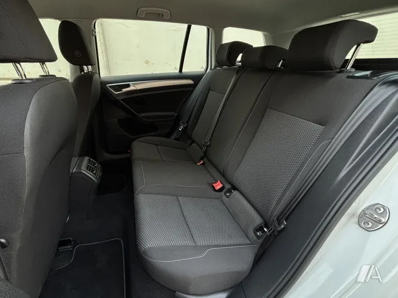 VOLKSWAGEN Golf Golf Variant 1.6TDI Business and Navi Ed.