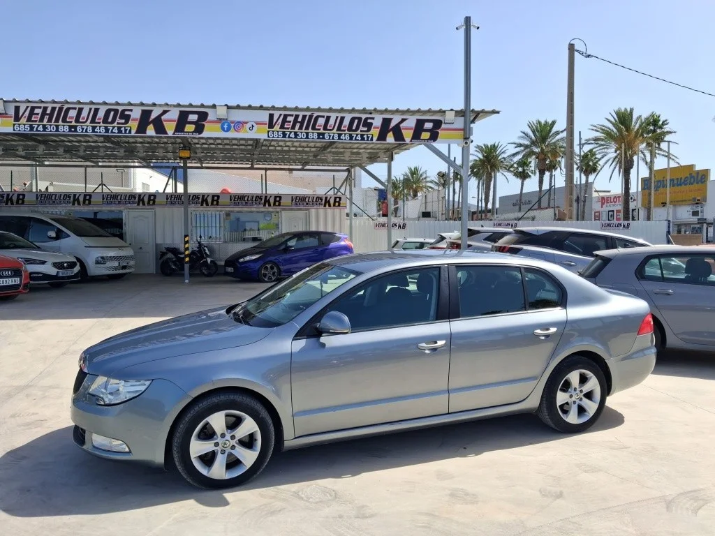 SKODA Superb Superb 2.0TDI CR Active