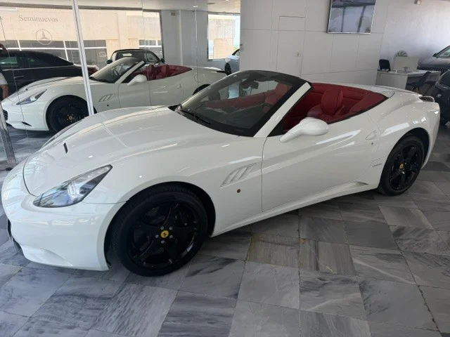 FERRARI California California