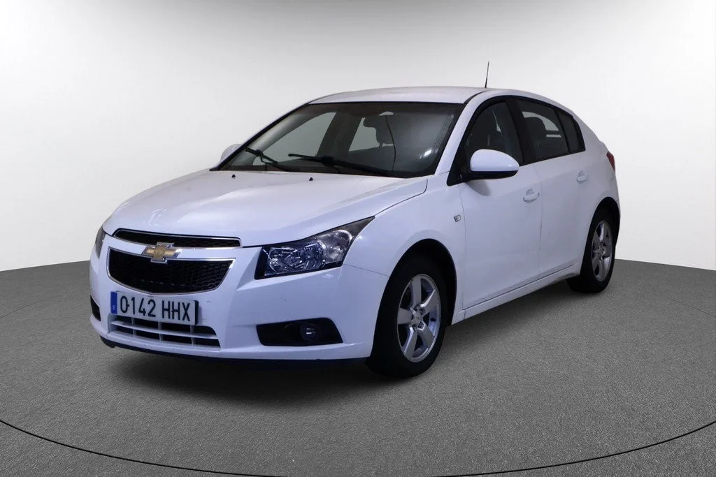 CHEVROLET Cruze sedán 1.6 LS+ CLIMA 4P