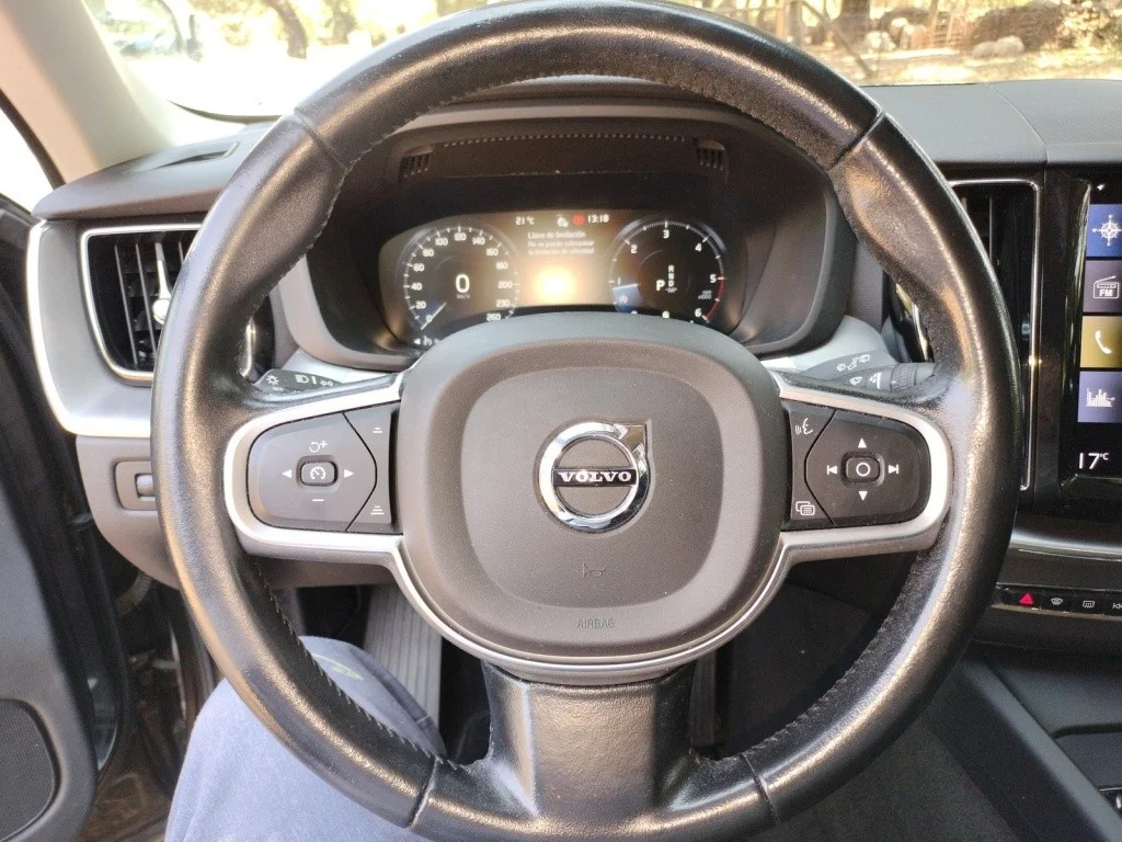 VOLVO XC60 XC60 B4 Essential FWD Aut.