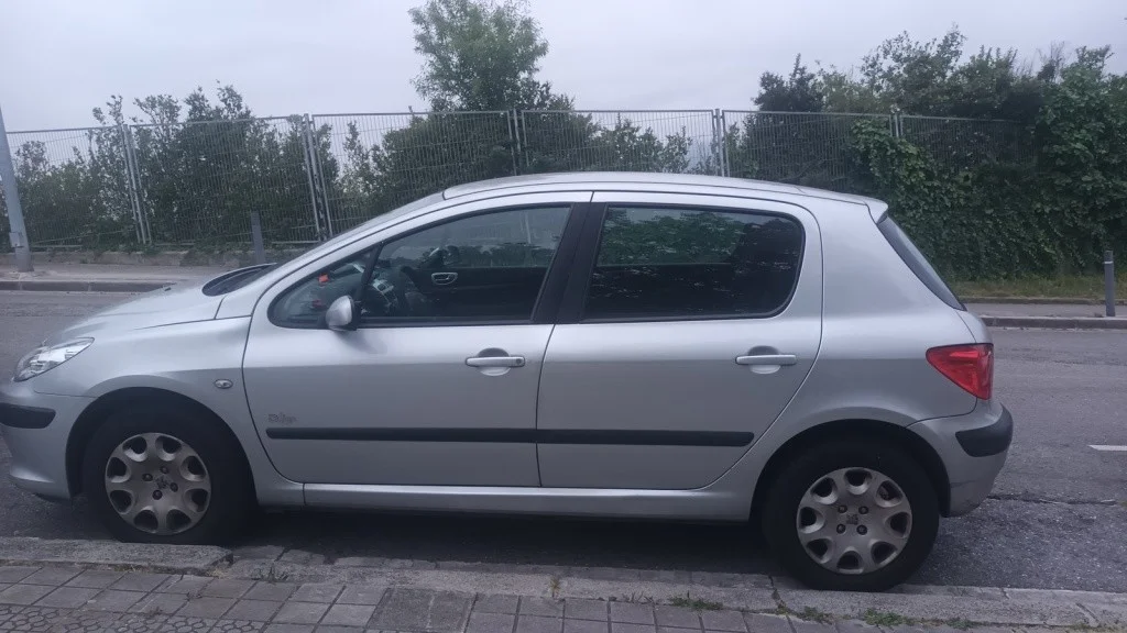 PEUGEOT 307 307 1.6HDI D-Sign 110